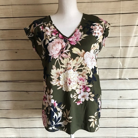New York & Company Tops - New York & Company Green Floral Capped-Sleeve Blouse